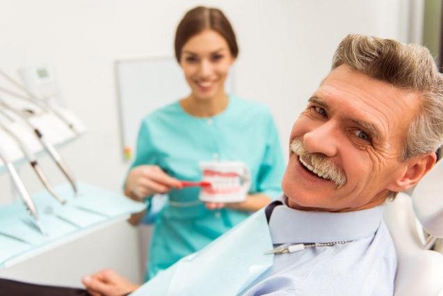 Who is a holistic dentist?